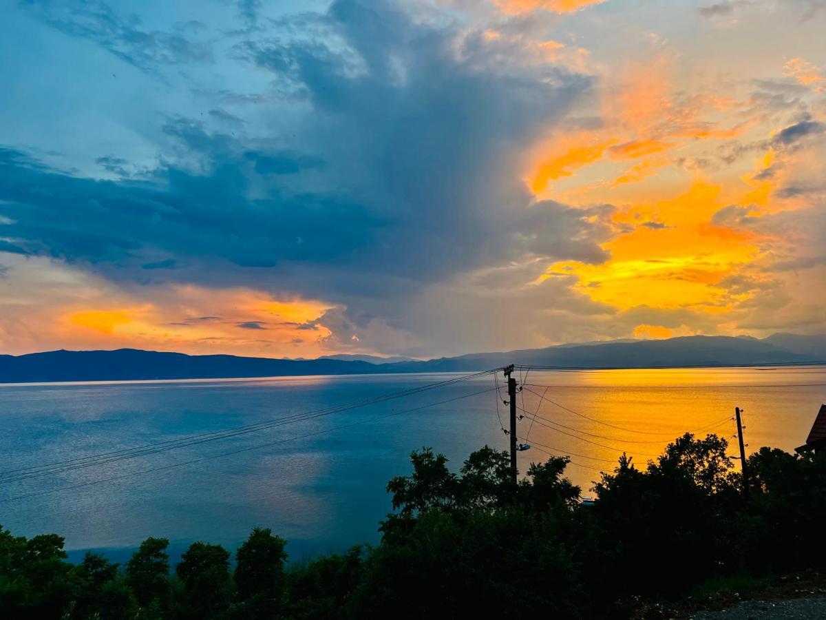 Vila Pupa , Elesec Ohrid Luaran gambar